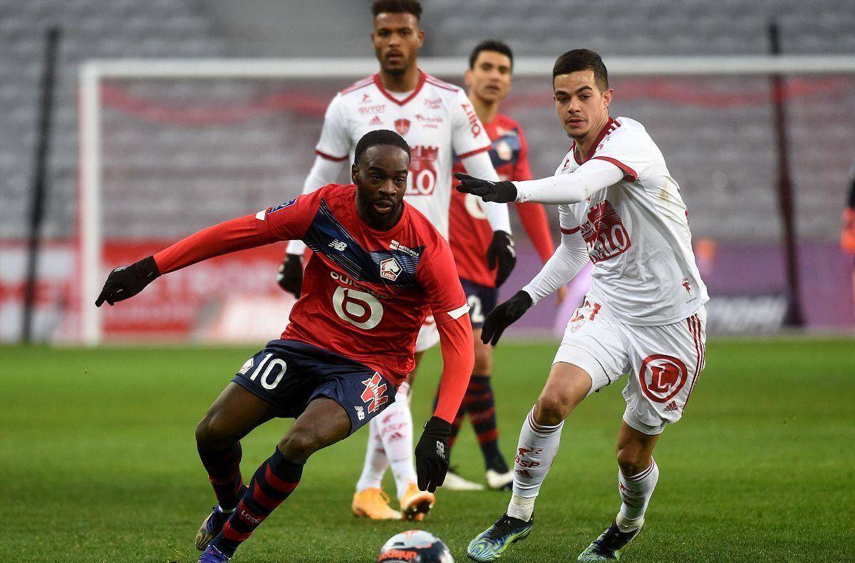 一步站上更 一步站上更