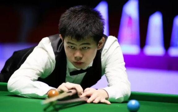 她的表现愈 她的表现愈