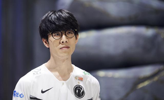 NBA前30顺位最强球员！状元詹姆斯，探花乔丹无争议