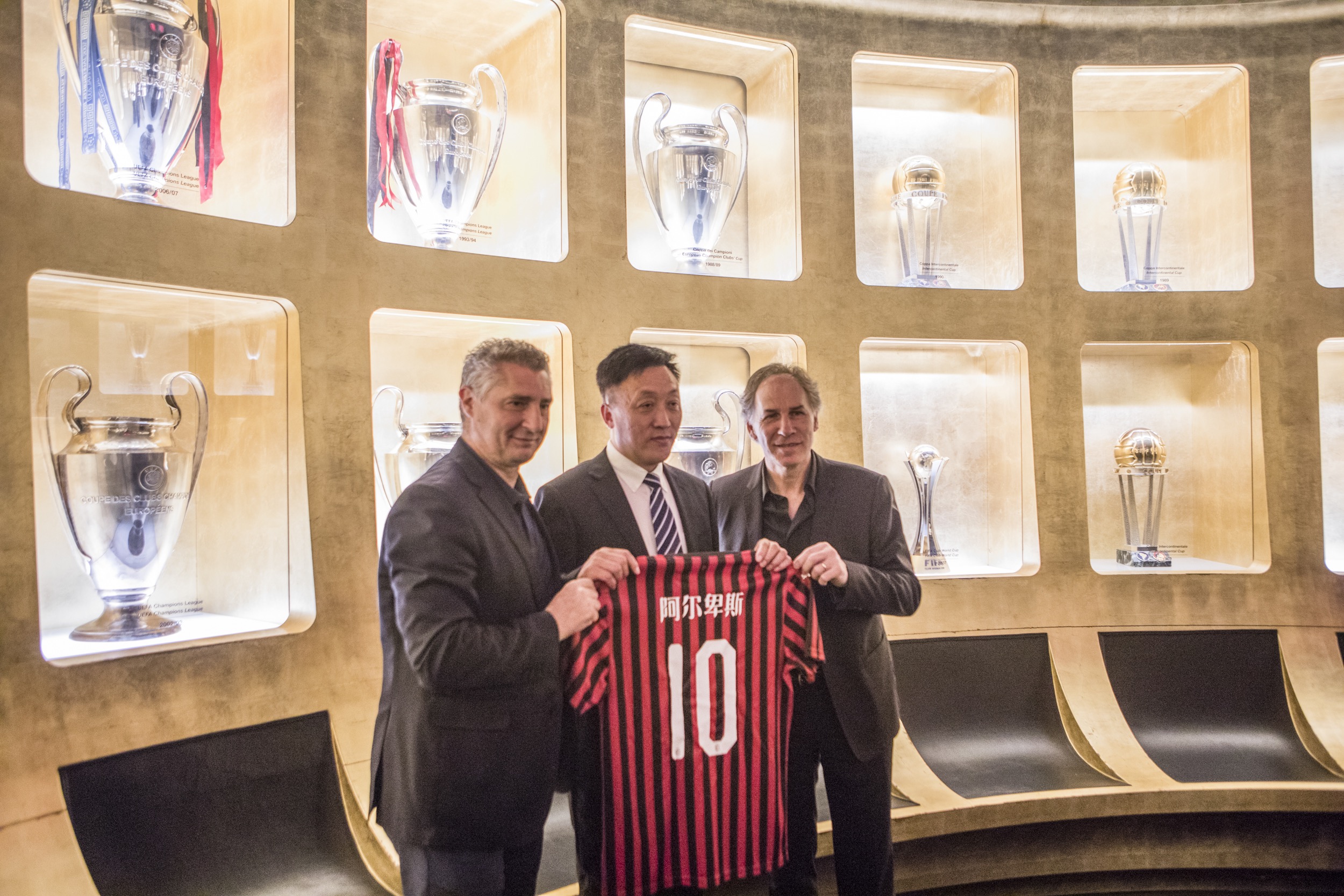 帮助玩家看 帮助玩家看